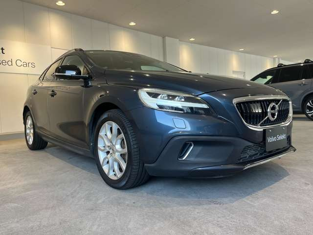 ボルボ V40クロスカントリー D4 サマム ディーゼル の中古車詳細