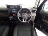 視界良好、操作しやすい運転席です。