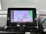 日産オリジナルナビゲーション(MM321D-L)装着車♪インパネにマッチするデザインに加え、9インチの大画面なので地図が大きく見え、操作性を高めます☆