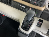 発進時から滑らかに加速する無段階変速のCVTはストップ&ゴーの多い街の中も快適です