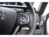 Hondaセンシングの機能のひとつ、アダプティブクルーズコントロール付!アクセルから足を離しても設定したスピードと前車との車間を保ち走行してくれます!車線維持もアシスト☆高速道路で疲労軽減ですね☆