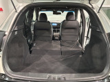 リアシートを倒すと、ラゲッジスペースを広くお使いいただけます!
