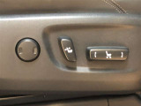 パワーシート搭載。微妙な調整が手軽にでき、ピッタリのポジションで運転することが可能です。