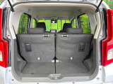 普段のお買い物や通勤、送迎等に十分な荷室スペースを確保しております。セカンドシートを倒すと、大きな荷物の積載も可能です♪