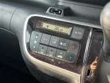 【オートエアコン】車内温度を感知して自動で温度調整をしてくれるのでいつでも快適な車内空間を創り上げます。