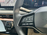 ステアリングにナビ操作可能なボタンがあるので音量調節やチャンネル切り替えができます!!
