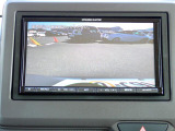 バックカメラ装備しております。駐車時に大変役に立ちますよ。駐車が苦手な方にも便利機能です。