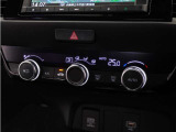 ◆オートエアコン装備◆ お好みの温度を設定をするだけで、後は、自動で風量を調節してくれます!快適にドライブが楽しめます。
