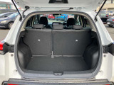 トランク(荷室)です!セカンドシートを折りたたむと長い荷物も収納できます。