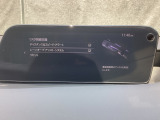 ハンドル操作をアシストすることにより車線からの逸脱回避を支援します。