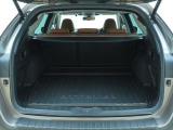 ■ラゲッジスペースです。日常的な荷物を積む際には十分なスペースです。ベビーカーもきっちり搭載できるので、家族でお出かけやピクニックを楽しんで下さい。