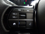 ハンドルにオーディオの操作スイッチが装備されています!視線を前方から外さずハンドルから手を離さずに操作できるのでとっても安全ですね♪