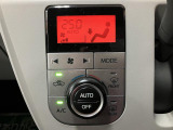 オートエアコン(プッシュ式)操作しやすいプッシュ式コントロールパネルを採用しております。 ♪