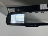 バックミラーにサイドカメラの表示も可能です!