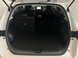 【ラゲッジルーム】後部座席を倒せば大きな荷物も積むことが出来ます!!