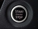 【プッシュスタート】キーが車内にあれば、エンジンの始動・停止はブレーキを踏んでスイッチを押すだけ!キーを取り出す手間を省き、ワンプッシュで操作するので簡単でスムーズ!