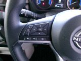 便利なステアリングスイッチ装備です。