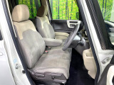 運転席シート廻りは使用感も少なく、良好な状態となっています。丁寧に使われていたことがよくわかりますね。