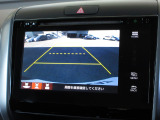 バックをするとき自動でリアの様子が映る『リアカメラ』付き!画面で確認しながらバックができますから安心ですね。でも、目視も大切ですよ!安全第一でお願いします!