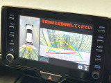 【パノラミックビューモニター】専用のカメラにより、上から見下ろしたような視点で360度クルマの周囲を確認することができます☆死角部分も確認しやすく、狭い場所での切り返しや駐車もスムーズに行えます。
