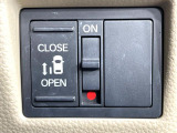 【パワースライドドア】スマートキーや運転席のスイッチでスライドドアの開閉が可能♪電動だから力を入れてドアを開ける必要が無く、小さいお子様でも、重い荷物を持っている時もラクに開け閉めできます♪