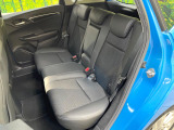 後部座席も気になるようなキズ・汚れやへたり等、大きなダメージはなく、良好な状態です。