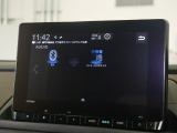 【Bluetooth】Bluetooth対応でスマートフォンとワイヤレス接続!通話や音楽再生などが利用できます。安心・快適なドライブをサポートします。
