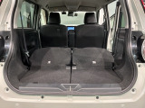 リアシートを倒すと、ラゲッジスペースを広くお使いいただけます!