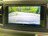 【バックカメラ】駐車時に後方がリアルタイム映像で確認できます。大型商業施設や立体駐車場での駐車時や、夜間のバック時に大活躍!運転スキルに関わらず、今や必須となった装備のひとつです!