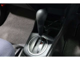 扱いやすい位置に配置されたフロアオートマチックです☆CVTを採用で滑らかでスムーズな走りが楽しめますよ♪