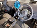 ミニ独特のゴーカートフィーリングと呼ばれる軽快なハンドリングはAT車、MT車のどちらでも楽しめます。