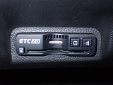 デザインスッキリのビルトイン『ETC』!高速道路の特典はもちろん、キャッシュレスなので料金所では徐行するだけで通過可能です!