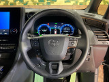 【純正革巻きステアリング】上質な革を使用することで、手にしっかり馴染みとても運転しやすいハンドルです♪