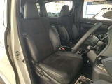 見通しのよいすっきりとした視界で、誰でも運転しやすいです。運転のしやすさは疲れにくさにも繋がりますよ♪
