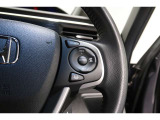 Hondaセンシングの機能のひとつ、アダプティブクルーズコントロール付!アクセルから足を離しても設定したスピードと前車との車間を保ち走行してくれます!車線維持もアシスト☆高速道路で疲労軽減ですね☆