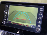 バックモニターも装備しております。バックギアに入れるとナビ画面に車の後方が映し出されます。これで後方確認も安心!