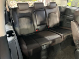 3列目シートはもちろん状態良好☆大人でもゆったりと座って頂けますので、大人数でのお出かけもラクラクです♪ご家族で、気の知れた仲間で、ドライブに行くのが楽しみですね♪