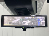【インテリジェント ルームミラー】車両後方のカメラ映像をミラー面に映し出すので、車内の状況や、天候などに影響されずいつでもクリアな後方視界が得られます!