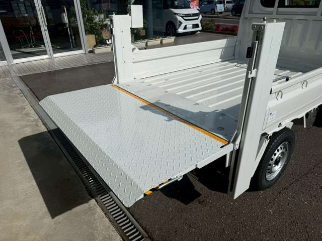 ダイハツ ハイゼットトラック 垂直式テールリフト 4WD の中古車詳細