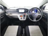 ■視界良好で運転しやすいコックピットです。シンプルで操作性の良いインパネ回りにデザインされ、SUBARUは安全性能に徹底的にまでこだわった視界設計を行っています。