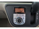 オートエアコンを採用しています。エアコンは温度設定が0.5度刻みで設定が出来ますので、快適な車内空間を実現できます!