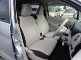 運転席も大きな擦れもなく状態良好です。