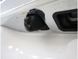 バックカメラが付いているので後方確認が非常にしやすいです。今や運転初心者も熟練者も必須装備!ついていて損はないですね♪
