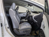 パワーシートー搭載で座席の調節が簡単かつ自由自在。