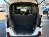 ラゲッジスペースです。荷物を積むスペースが十分に確保されております!!