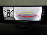 狭い場所での駐車やすれ違いなどでより的確な運転操作に役立つ360&deg;ビューモニターが装備されています。