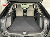 後部座席をたたむとこんなに広いスペースが!