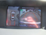 アラウンドビューモニター付きです 上から見たイメージで駐車出来ますので車庫入れの苦手な方も楽に駐車出来ます♪