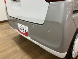 前後バンパーにはコーナーセンサーを装備!障害物に近づくと車内に音声で知らせてくれるので安心して操作ができます。
