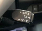【クルーズコントロール】高速道路もラクラク走行。アクセルを離しても一定速度で走行ができ、長距離運転時の負担を軽減!加速・減速も簡単なスイッチ操作で調整できます。